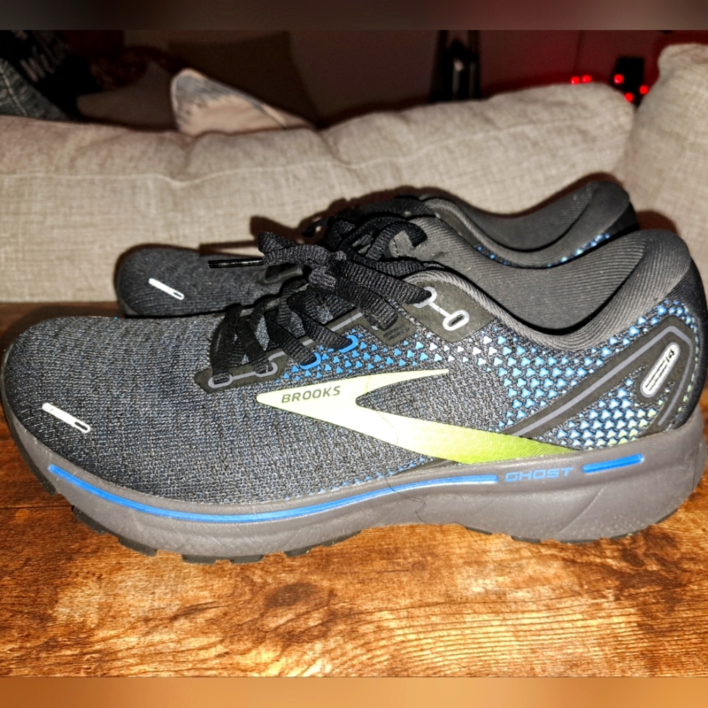 Size 8 Brooks Running shoes